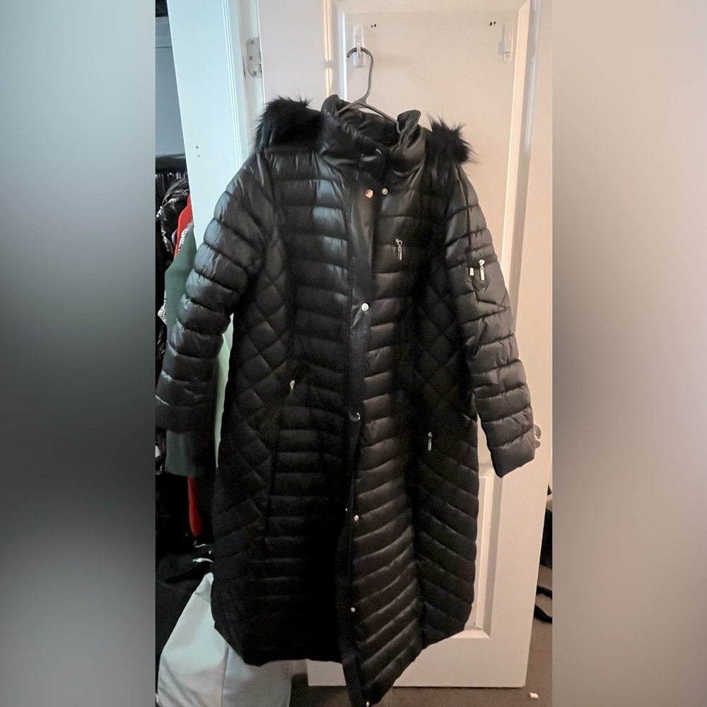 Gallery New York Women’s Faux Down Long Black puffer